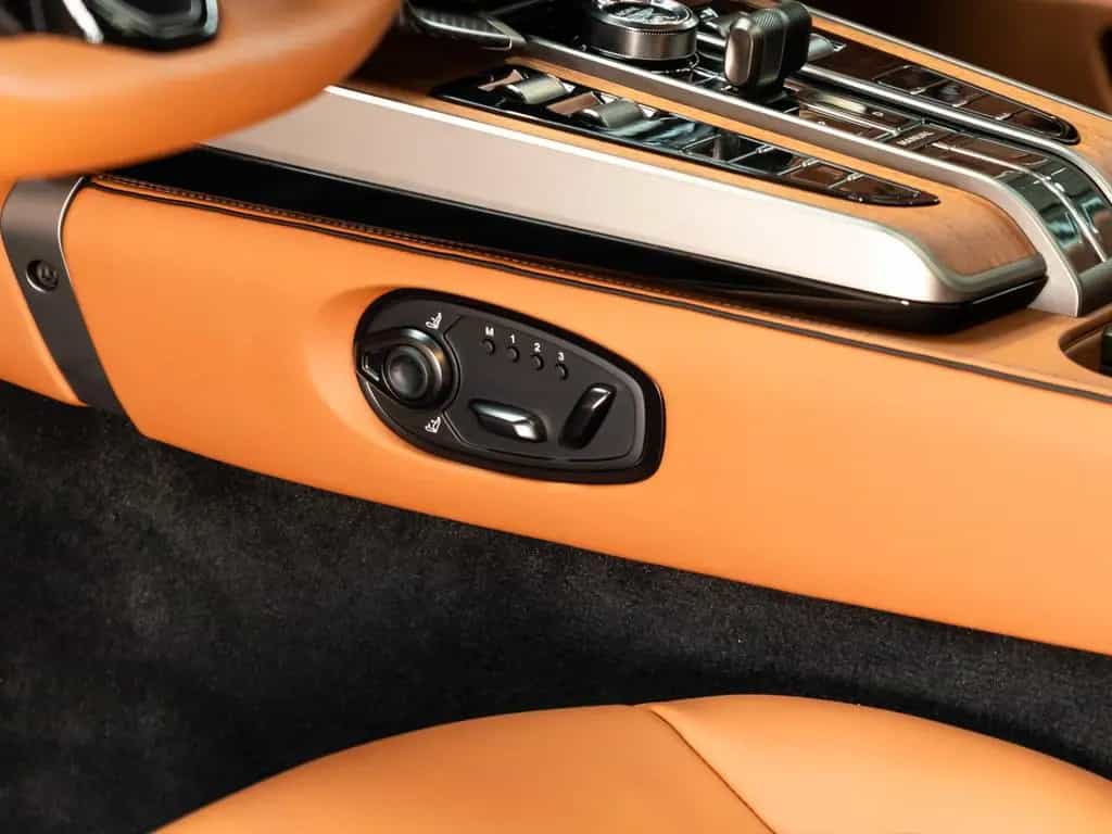 Aston Martin Vanquish | Q Paint | Carbon Gloss Exterior 07/2025-photo-22