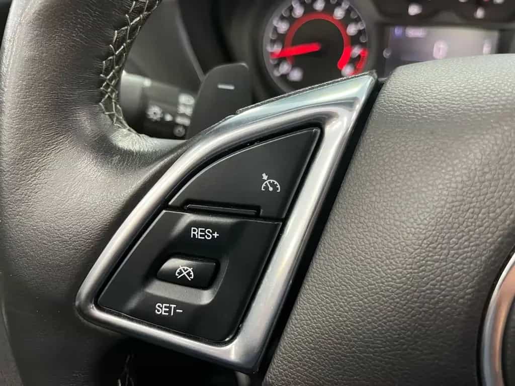 Chevrolet Camaro 2,0l Turbo Cabrio *AUT / LEDER/ZL1 Front* 06/2022-photo-13