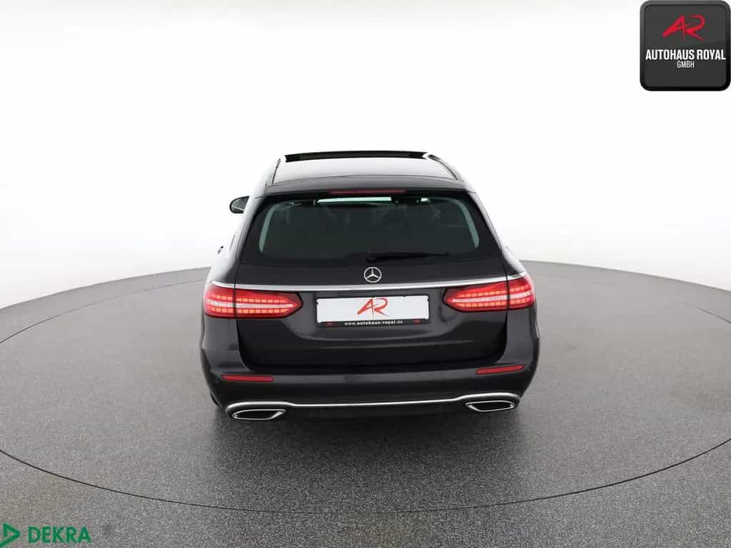 Mercedes-Benz E-Class d T 4M AVANTGADRE STANDHEIZ,360GRAD,MEMORY 04/2022-photo-3