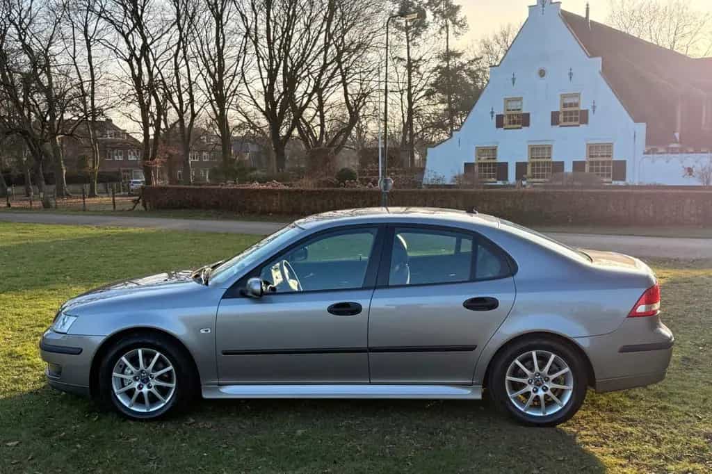 Saab 9-3 1.8t Arc Sport-Limousine Arc 1. Hand 106.172 03/2003-photo-1
