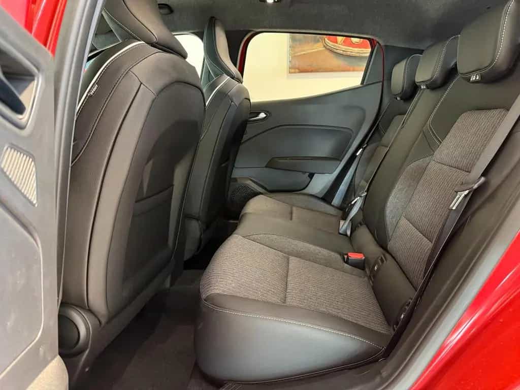 Mitsubishi Colt Diamant Edition 1.6 Hybrid 105 kW (143 P... 03/2024-photo-13