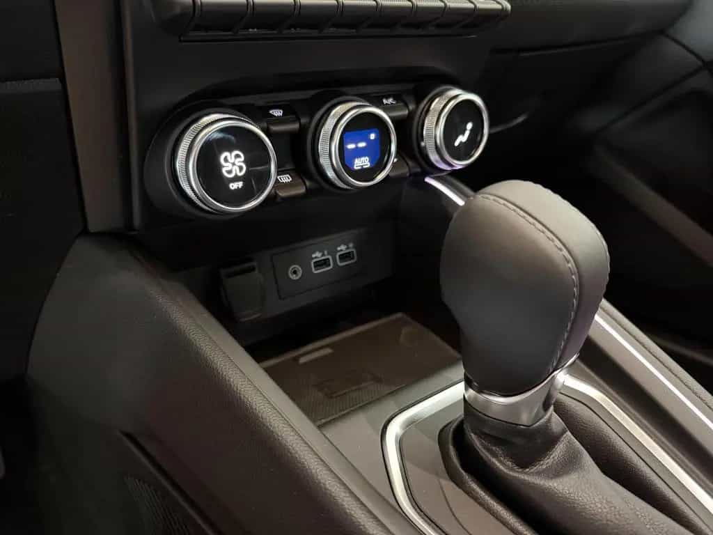 Mitsubishi Colt Diamant Edition 1.6 Hybrid 105 kW (143 P... 03/2024-photo-21
