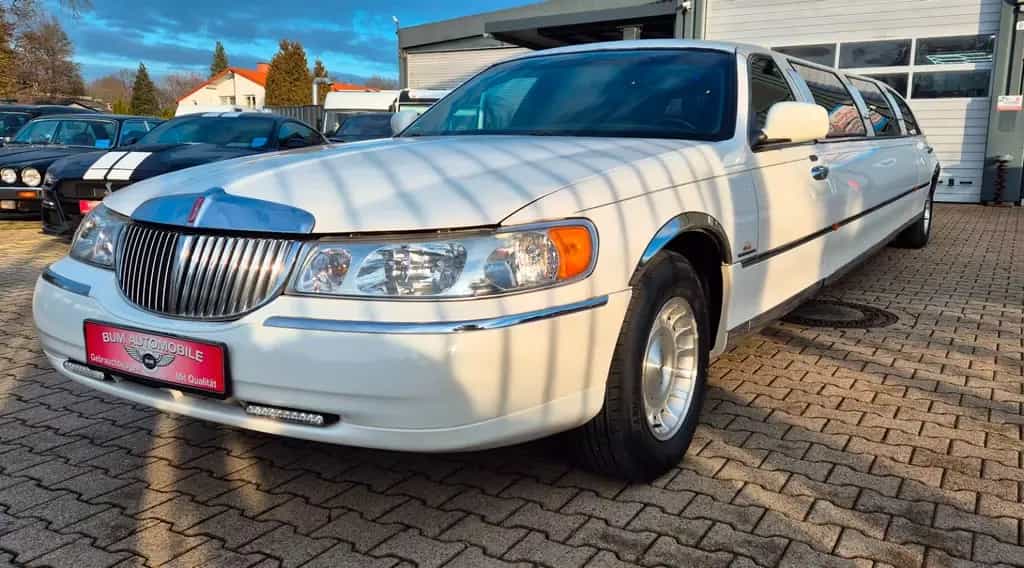 Lincoln Town Car Stretchlimousine 8,6 Meter lang V8 07/1999-photo-0