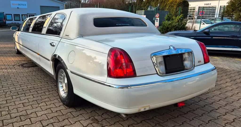 Lincoln Town Car Stretchlimousine 8,6 Meter lang V8 07/1999-photo-2