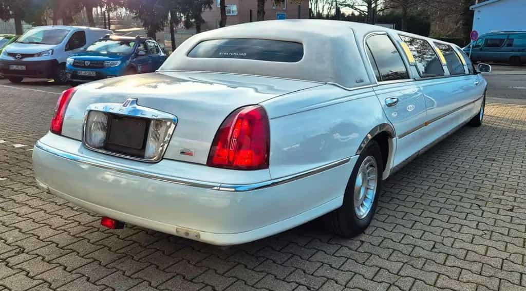 Lincoln Town Car Stretchlimousine 8,6 Meter lang V8 07/1999-photo-4