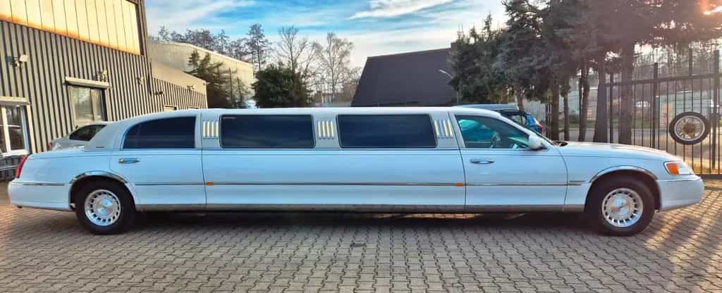 Lincoln Town Car Stretchlimousine 8,6 Meter lang V8 07/1999-photo-7