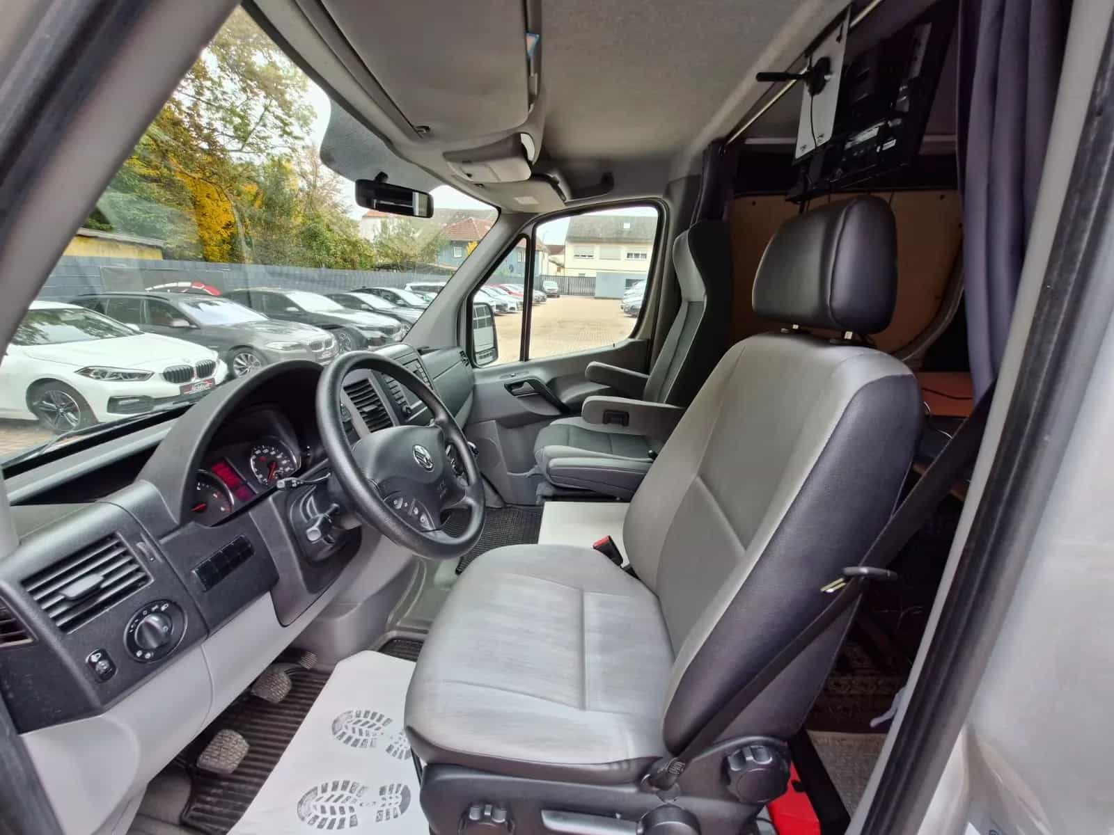 Volkswagen Crafter 12/2016-photo-8