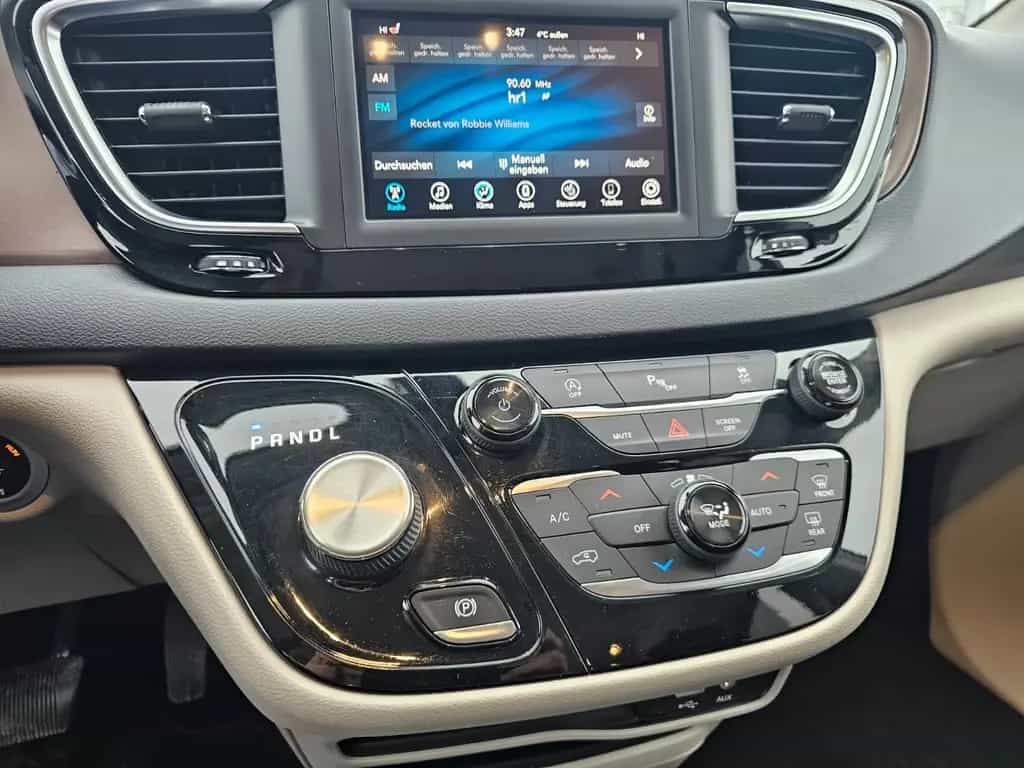 Chrysler Pacifica 3.6L V6 . TWA.PDC.Sitz.Heizung. 11/2019-photo-11