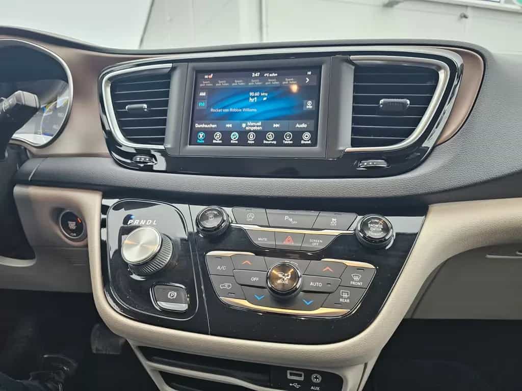 Chrysler Pacifica 3.6L V6 . TWA.PDC.Sitz.Heizung. 11/2019-photo-12