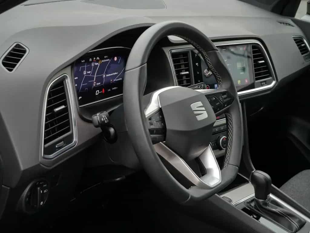 Seat Ateca Xperience 2.0 TDI LED*AHK*RFK*ACC*Navi 06/2025-photo-17