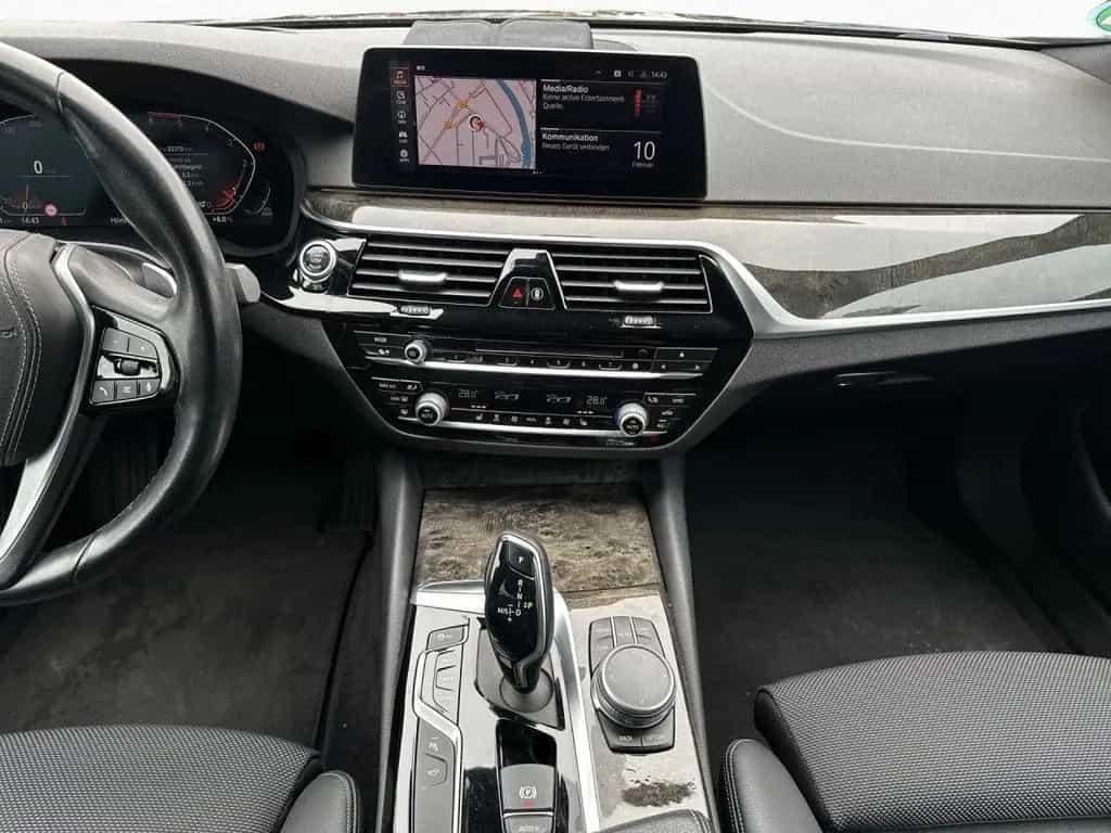 BMW 5 Series 520d xDrive T Sport AHK,PANO,AdLED,HUD,DA+,PA+ 07/2020-photo-14