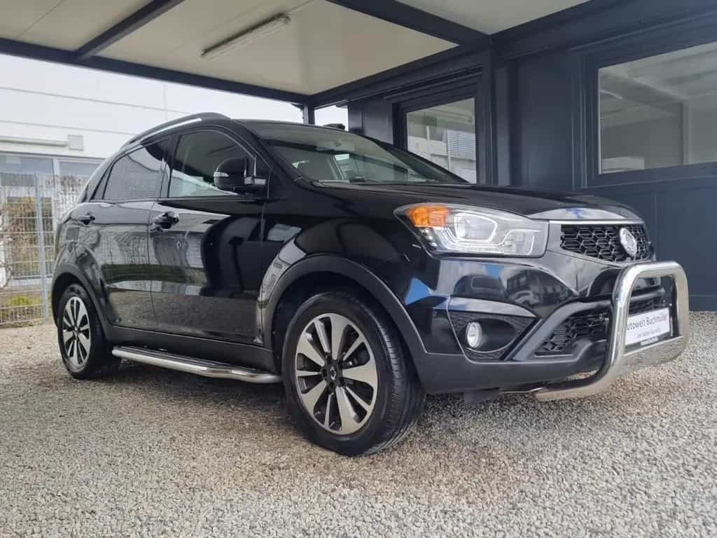 Ssangyong Korando 2.0,4x4,KLIMA,SHZ,LEDER,AHK,TÜV,MWST. 03/2015-photo-1