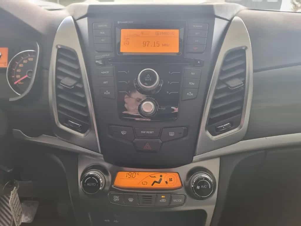 Ssangyong Korando 2.0,4x4,KLIMA,SHZ,LEDER,AHK,TÜV,MWST. 03/2015-photo-10