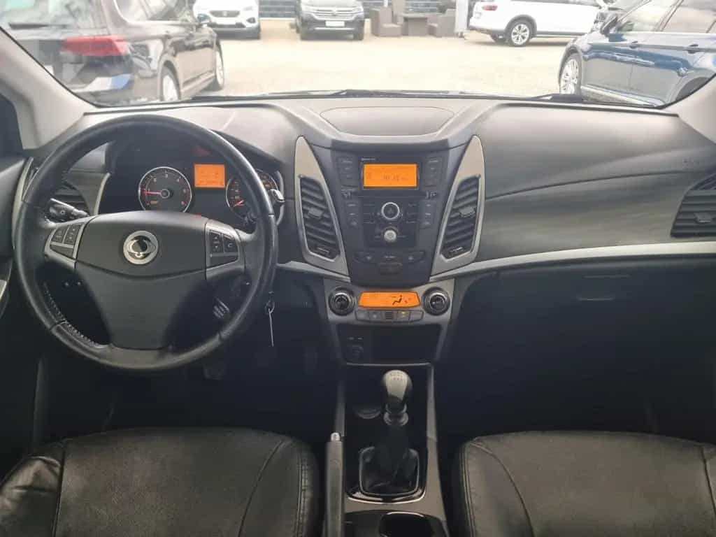 Ssangyong Korando 2.0,4x4,KLIMA,SHZ,LEDER,AHK,TÜV,MWST. 03/2015-photo-8
