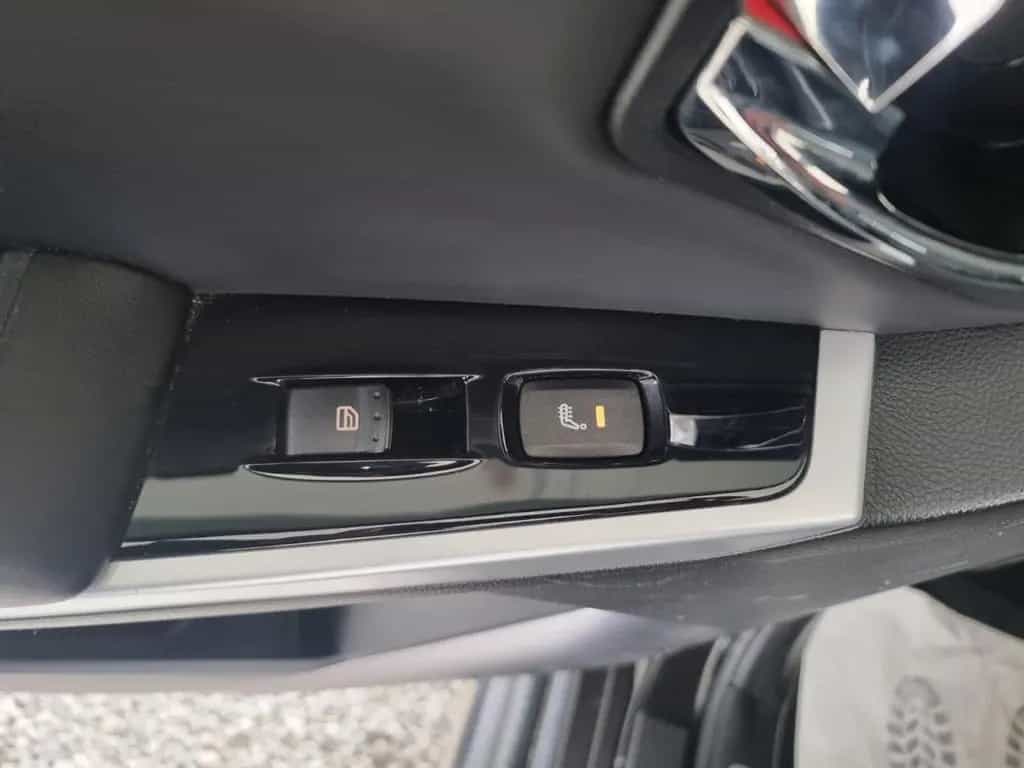 Ssangyong Korando 2.0,4x4,KLIMA,SHZ,LEDER,AHK,TÜV,MWST. 03/2015-photo-9