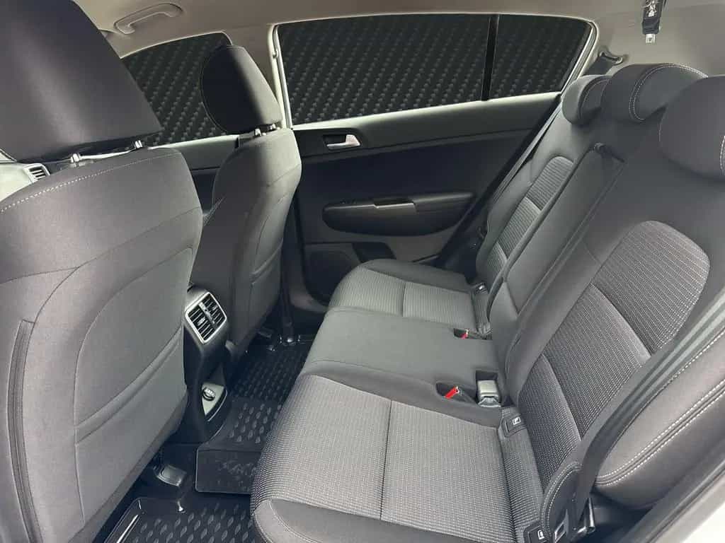 Kia Sportage Vision 2WD 8 Fachbereift TÜV neu 07/2021-photo-11
