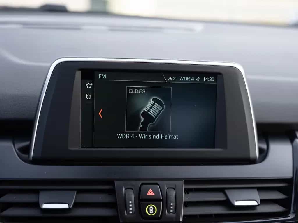 BMW 220 Active Tourer Advantage LED SHZ PDC KLIMA 08/2019-photo-11