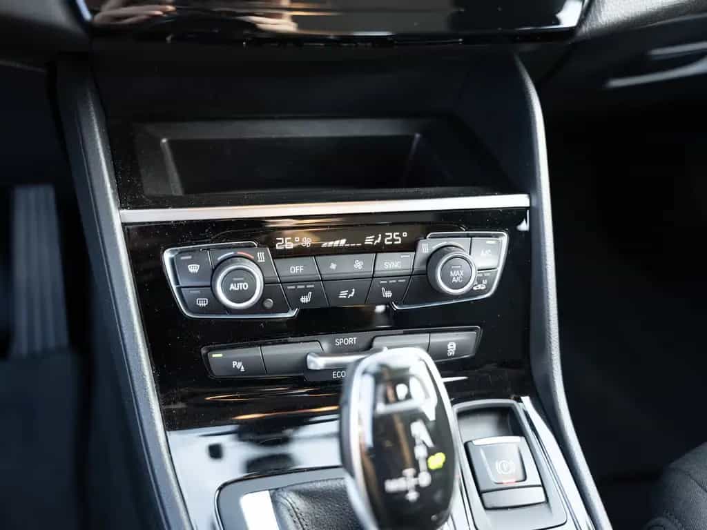 BMW 220 Active Tourer Advantage LED SHZ PDC KLIMA 08/2019-photo-14