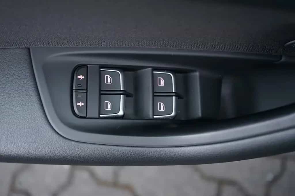 Audi A6 Avant 1.8 TFSI ultra Bi-Xenon Navi Tempomat 08/2018-photo-33