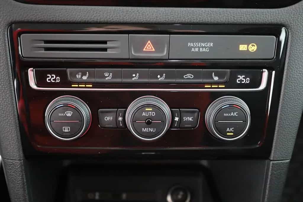 Volkswagen Golf VII Sportsvan 1.5 TSI DSG Highline LED ACC 02/2018-photo-11