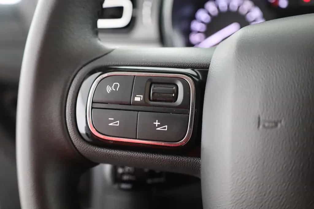 Citroën C3 1.2 PureTech 110 LED Navi Tempomat Kamera DAB 04/2024-photo-12