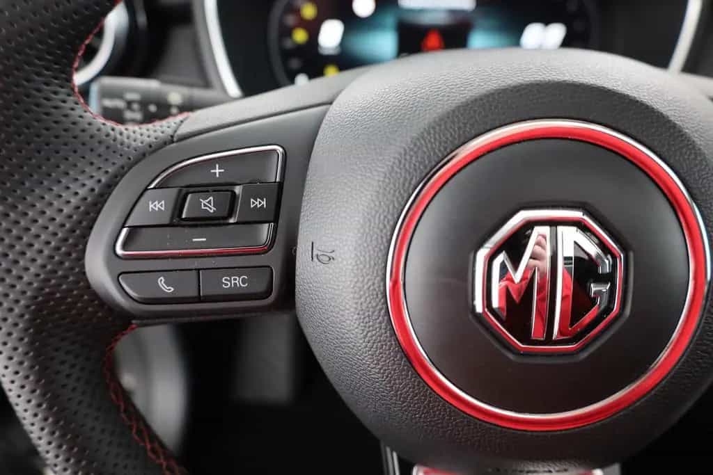 MG HS 1.5 T-GDI Luxury Aut. LED ACC Navi 360° Pano 02/2024-photo-15