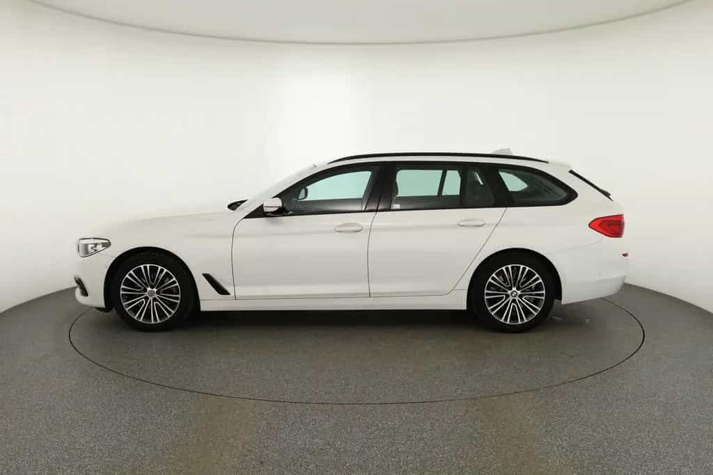 BMW 520 d Touring Sport Line LED Navi Sitzheizung PDC 01/2020-photo-1