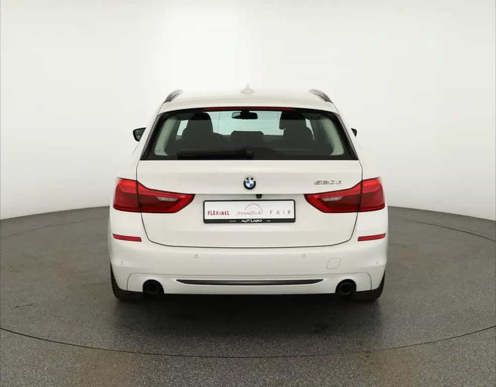 BMW 520 d Touring Sport Line LED Navi Sitzheizung PDC 01/2020-photo-3