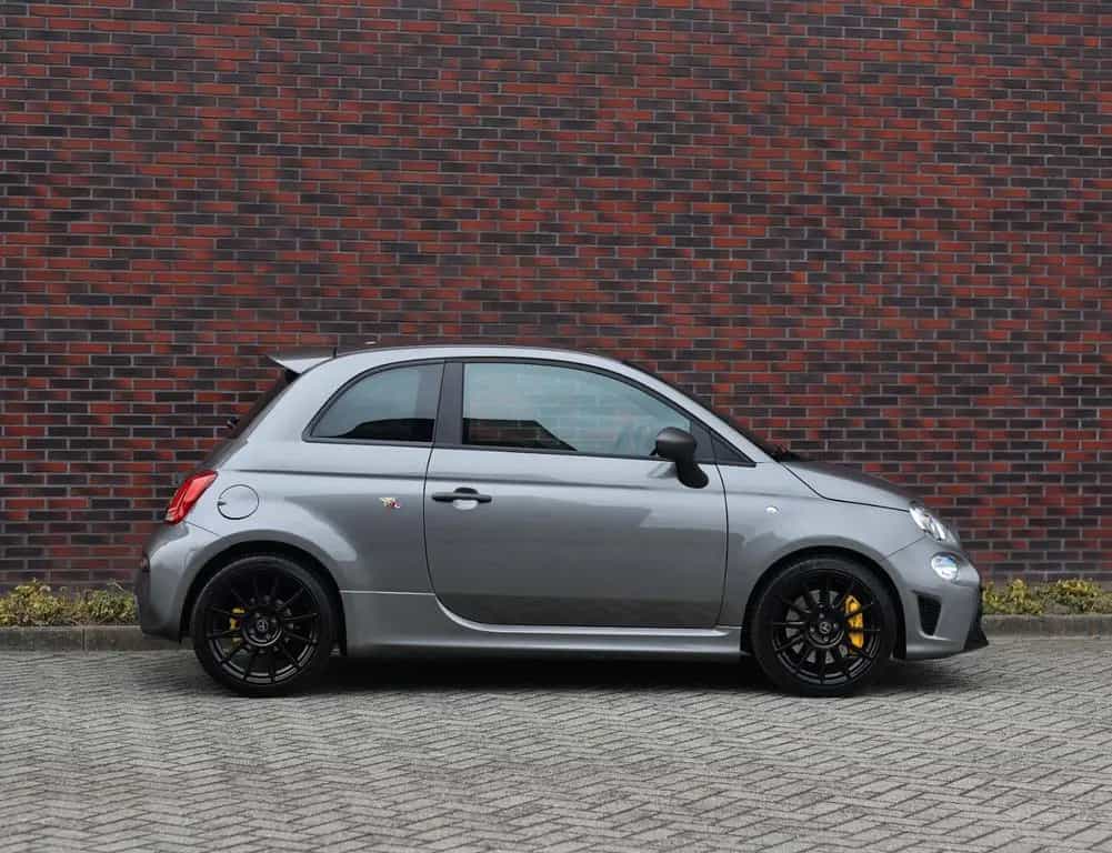 Abarth 695 Competizione | Beats - Brembo - Sabelt seat 02/2024-photo-13