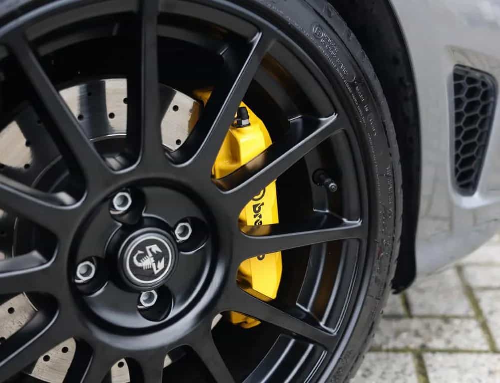 Abarth 695 Competizione | Beats - Brembo - Sabelt seat 02/2024-photo-18