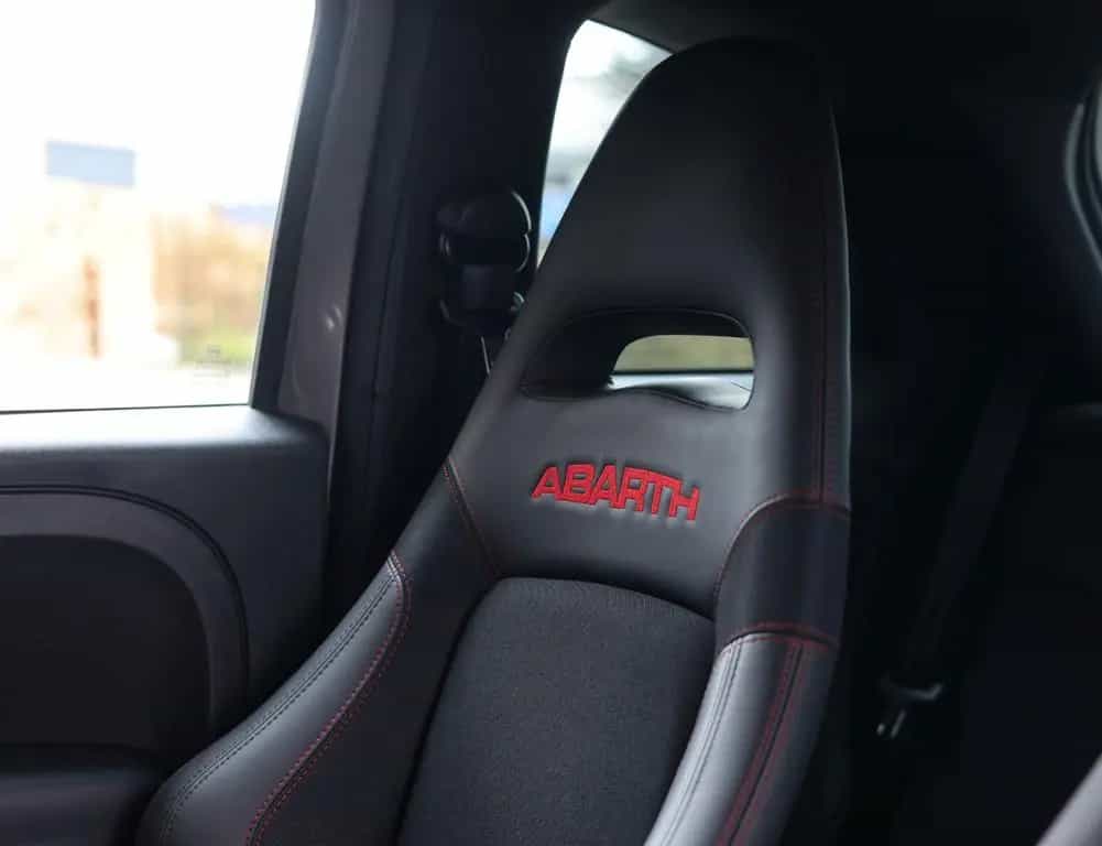 Abarth 695 Competizione | Beats - Brembo - Sabelt seat 02/2024-photo-29