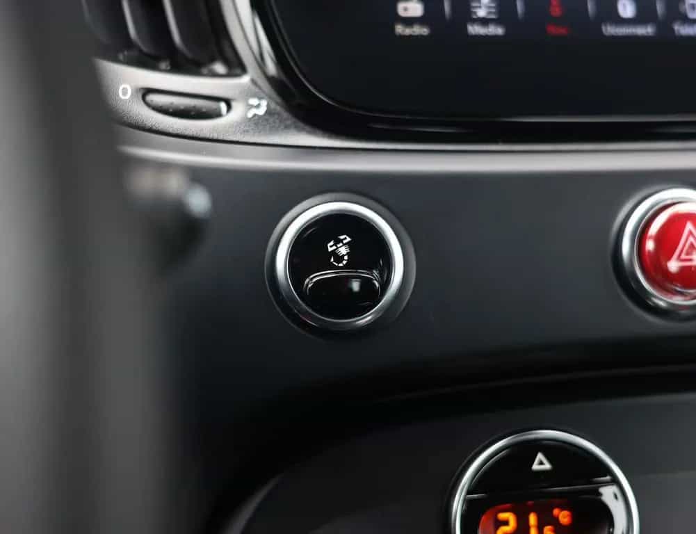Abarth 695 Competizione | Beats - Brembo - Sabelt seat 02/2024-photo-40