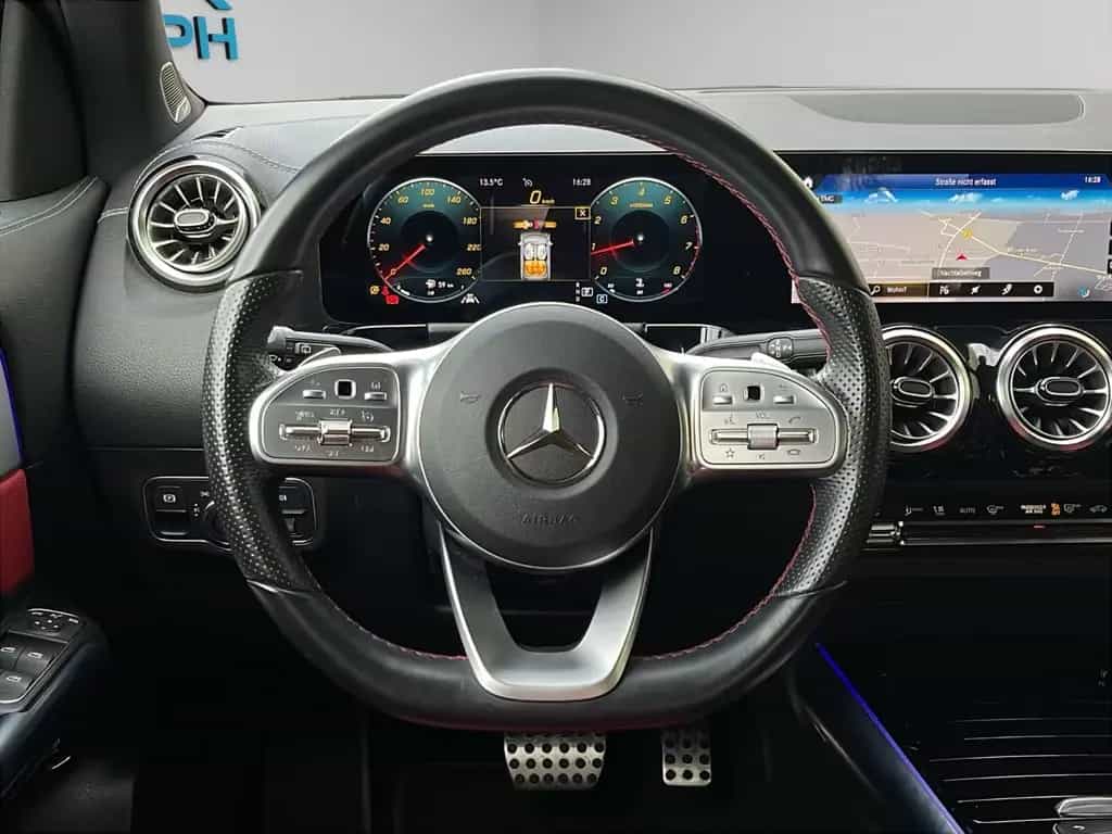 Mercedes-Benz GLA-Class 200 AMG AUTOM. PANORA MASSAGE LEDER GARANTIE 01/2021-photo-11