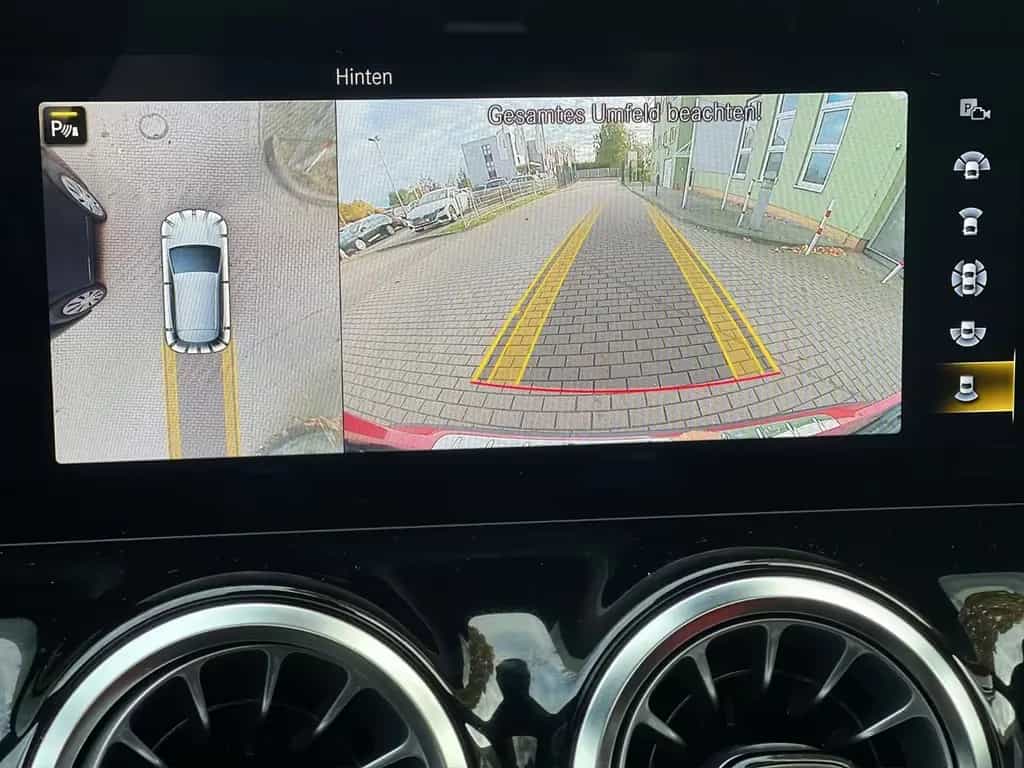 Mercedes-Benz GLA-Class 200 AMG AUTOM. PANORA MASSAGE LEDER GARANTIE 01/2021-photo-13