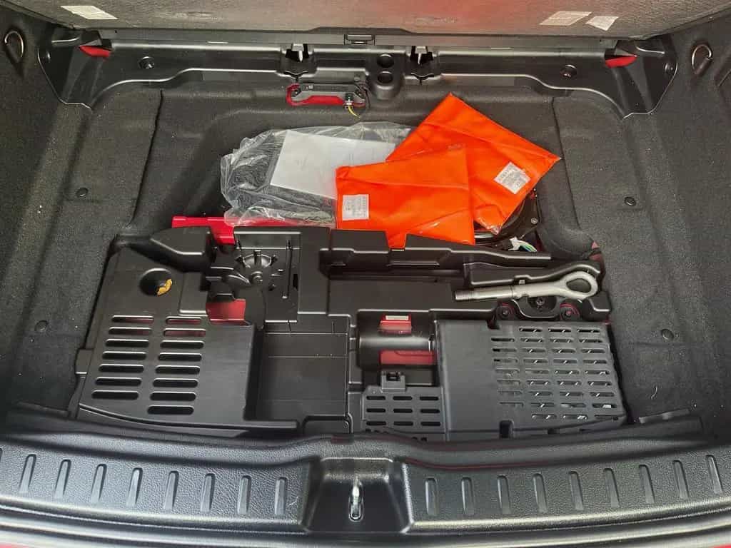 Mercedes-Benz GLA-Class 200 AMG AUTOM. PANORA MASSAGE LEDER GARANTIE 01/2021-photo-25