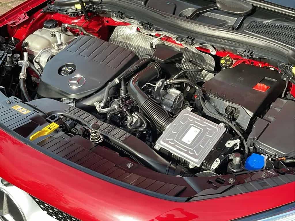 Mercedes-Benz GLA-Class 200 AMG AUTOM. PANORA MASSAGE LEDER GARANTIE 01/2021-photo-29