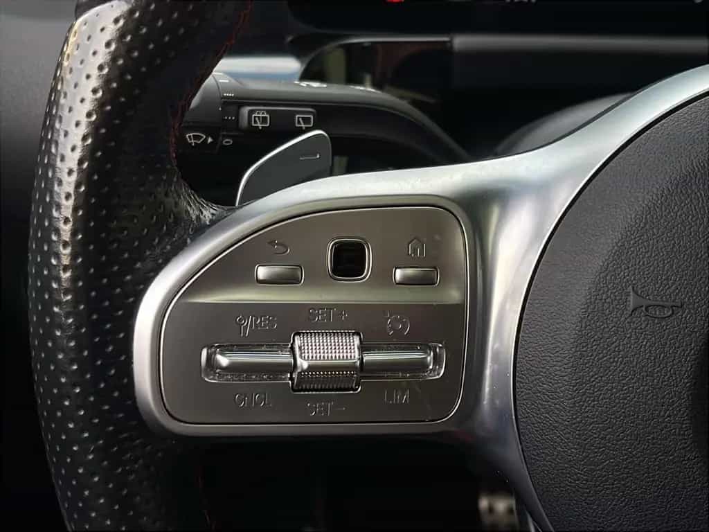 Mercedes-Benz GLA-Class 200 AMG AUTOM. PANORA MASSAGE LEDER GARANTIE 01/2021-photo-44