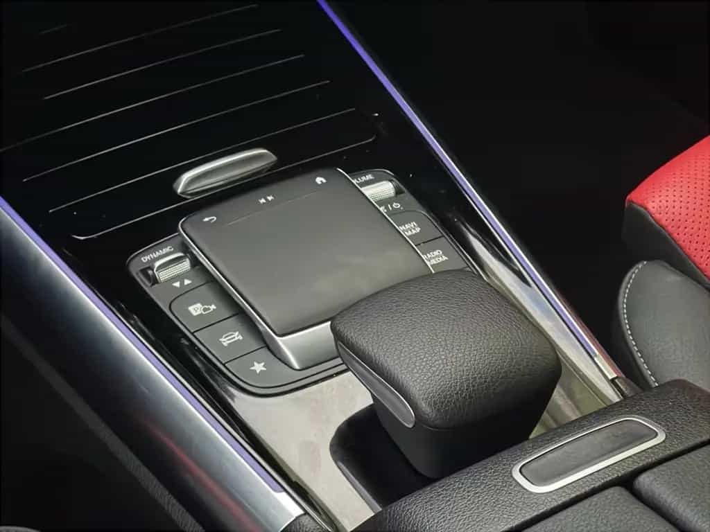 Mercedes-Benz GLA-Class 200 AMG AUTOM. PANORA MASSAGE LEDER GARANTIE 01/2021-photo-47