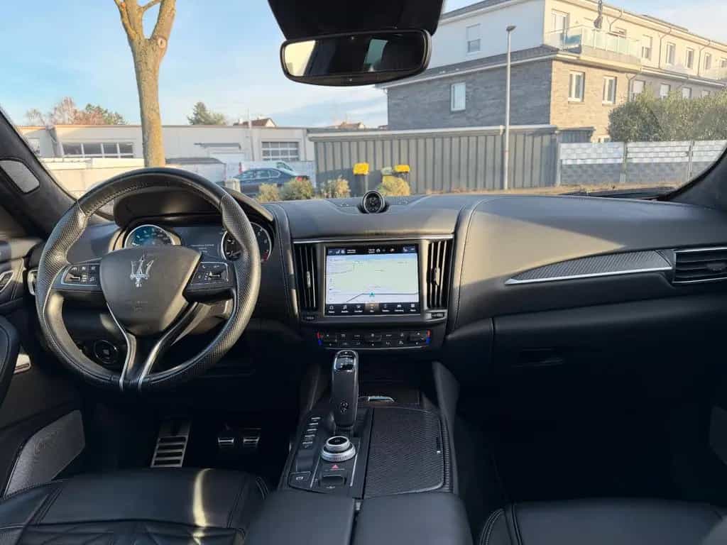 Maserati Levante Trofeo 3.8 V8 Facelift/Carbon/B&W/22' 09/2021-photo-33