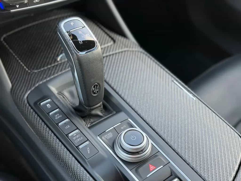 Maserati Levante Trofeo 3.8 V8 Facelift/Carbon/B&W/22' 09/2021-photo-36