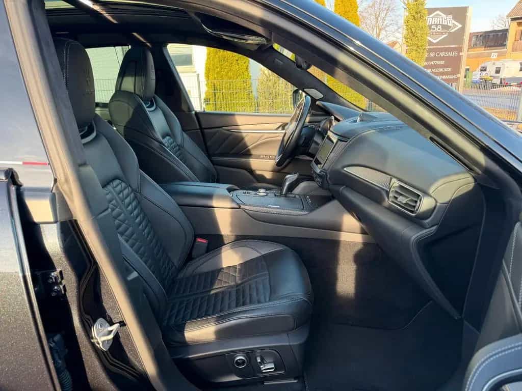 Maserati Levante Trofeo 3.8 V8 Facelift/Carbon/B&W/22' 09/2021-photo-37