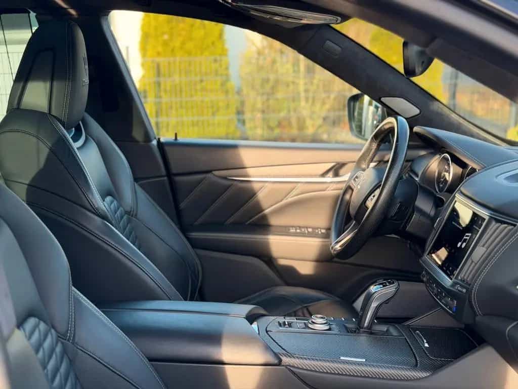 Maserati Levante Trofeo 3.8 V8 Facelift/Carbon/B&W/22' 09/2021-photo-38