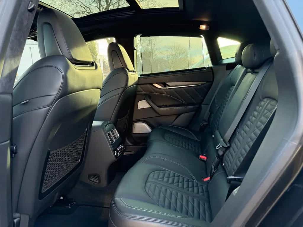 Maserati Levante Trofeo 3.8 V8 Facelift/Carbon/B&W/22' 09/2021-photo-43