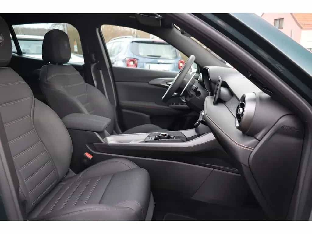 Alfa Romeo Tonale IBRIDA VELOCE 1.2 VGT 175PS DCT6 SCHIEBED 02/2026-photo-18