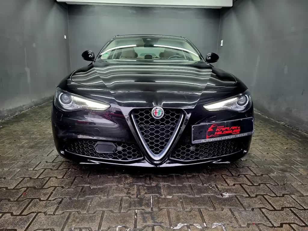 Alfa Romeo Giulia 2.0 SUPER, AUTOMATIK, R-KAMERA, LEDER,ACC 06/2017-photo-1