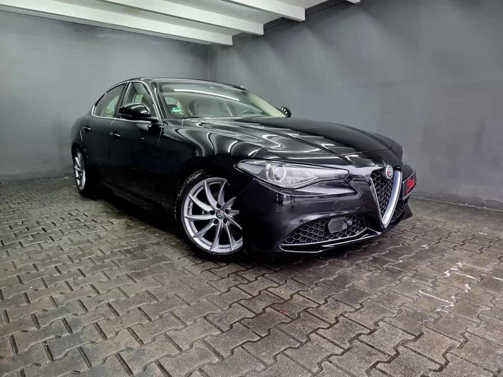 Alfa Romeo Giulia 2.0 SUPER, AUTOMATIK, R-KAMERA, LEDER,ACC 06/2017-photo-2