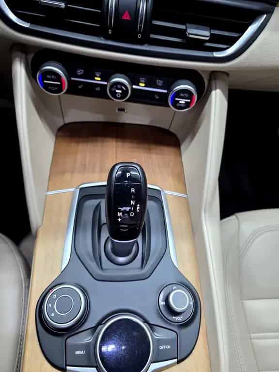 Alfa Romeo Giulia 2.0 SUPER, AUTOMATIK, R-KAMERA, LEDER,ACC 06/2017-photo-20