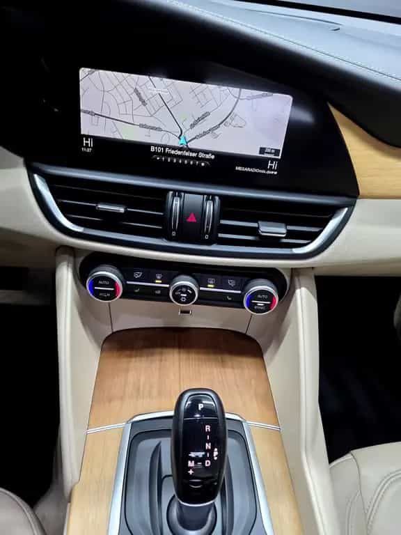 Alfa Romeo Giulia 2.0 SUPER, AUTOMATIK, R-KAMERA, LEDER,ACC 06/2017-photo-21