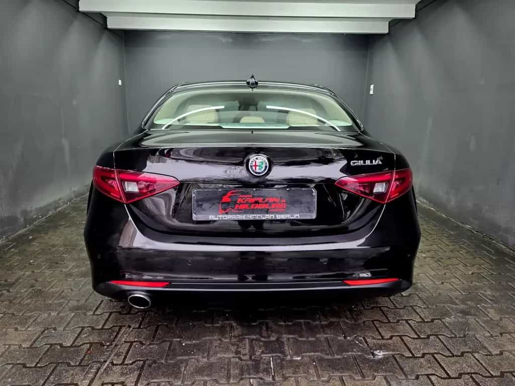 Alfa Romeo Giulia 2.0 SUPER, AUTOMATIK, R-KAMERA, LEDER,ACC 06/2017-photo-4