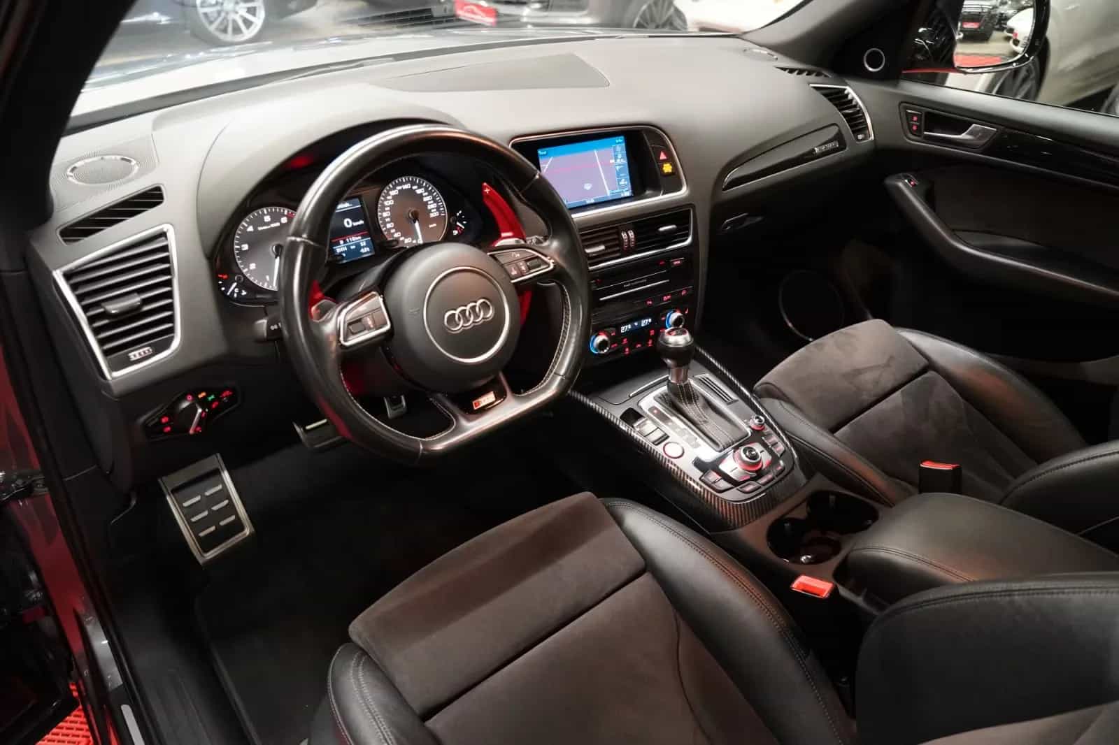 Audi SQ5 07/2016-photo-13